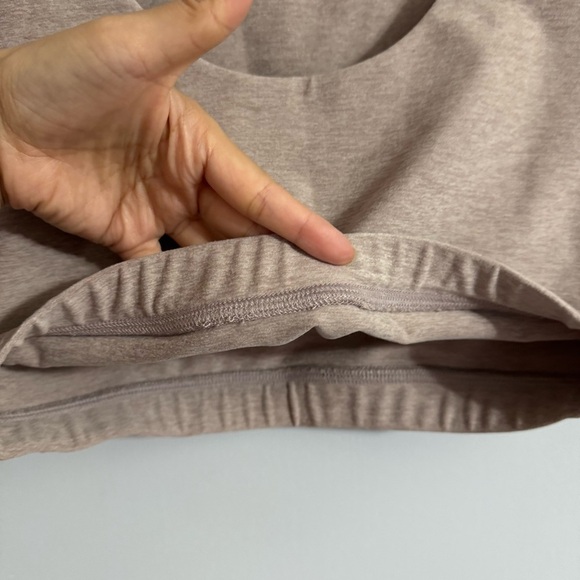 Beyond Yoga Women's Beige Crop Top Size Medium - Picture 8 of 9